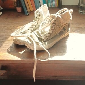 High-top Malibu Blowshfish shoes